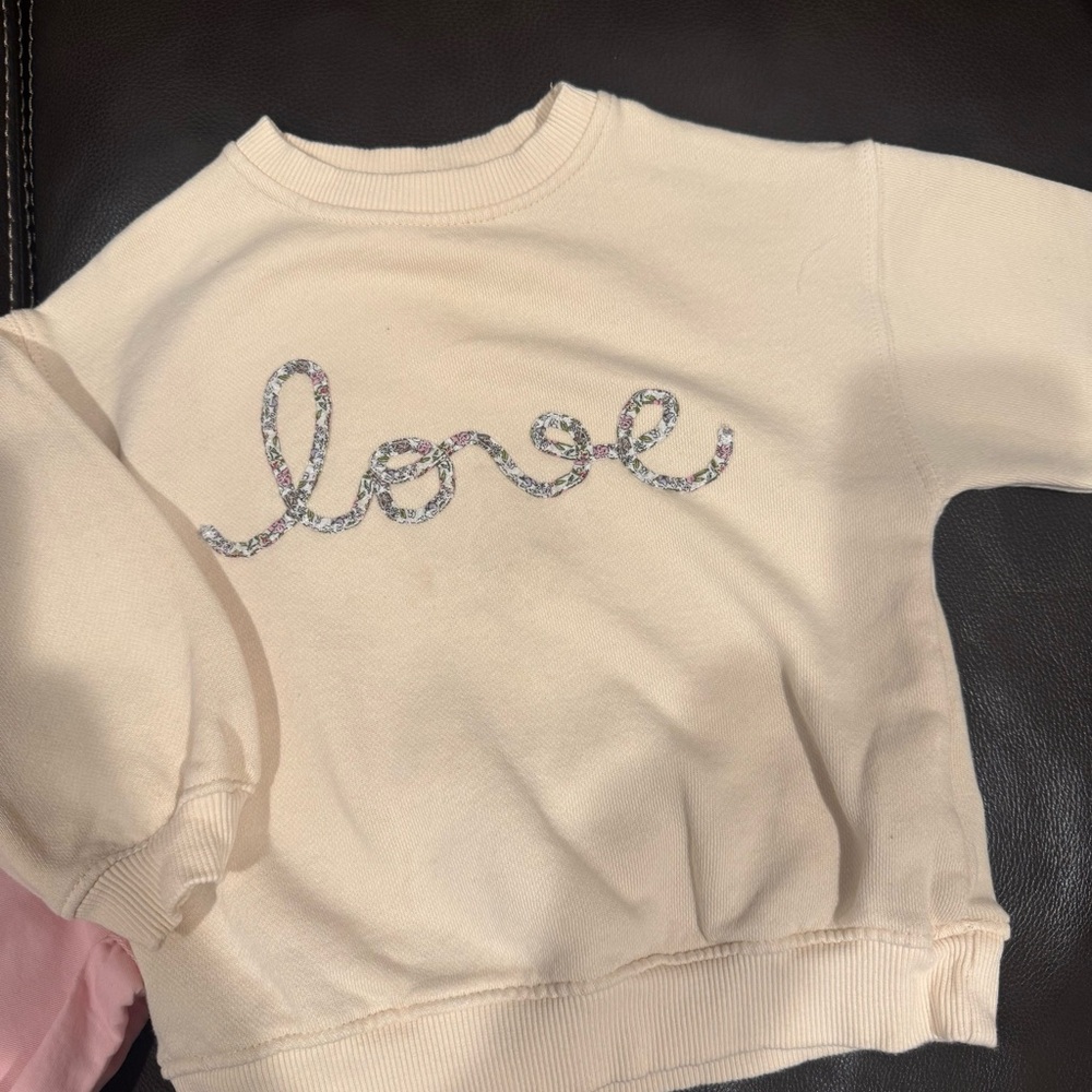 Zara Cream Sweatshirt with Multicolor 'Love' Script